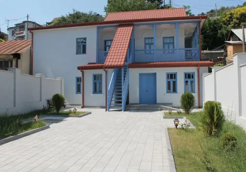 N. NARİMANOVUN EV-MUZEYİ (TBİLİSİ, GÜRCÜSTAN)